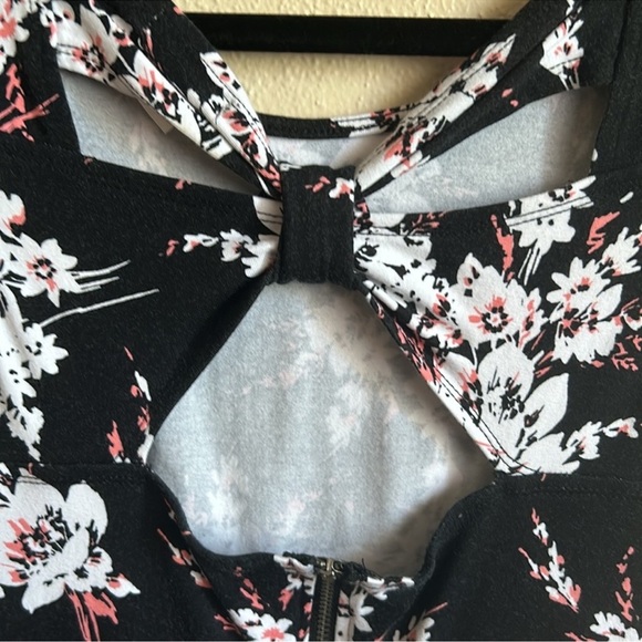 Xhileration Flower Dress - Picture 3 of 6